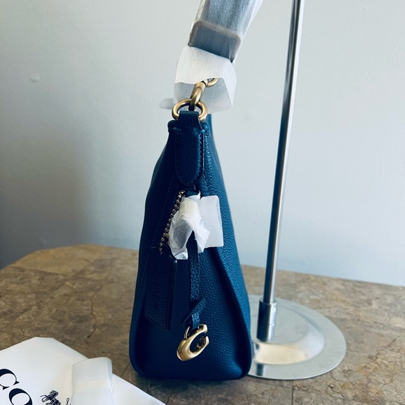 Coach's Leather Small Duffle bag - Picture 2 of 12